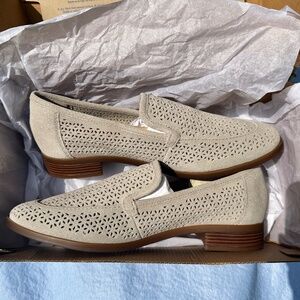 CLARKS Trish Cove loafer, stone suede, size 8 women’s